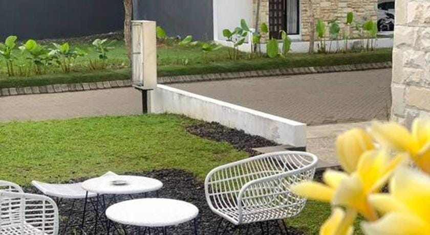 AdyneVille - Syariah Premium HomeStay Hotel in East Java