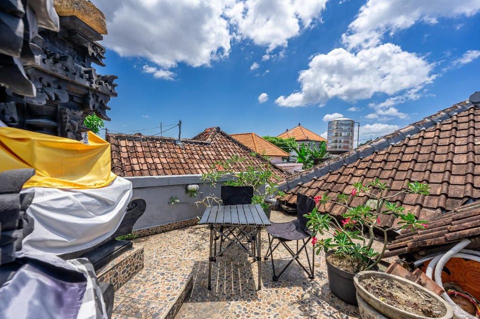 Canggu 2BR Tiny Home + Rooftop and workspace  Vacation rental in North Kuta