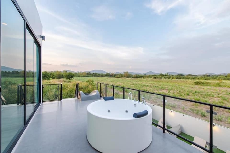 Tantawan poolviila Huahin Villa in Hua Hin District