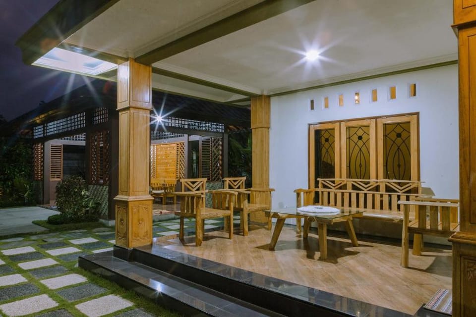 Calming 1BR with Pool near Narmada Park Vacation rental in Lingsar