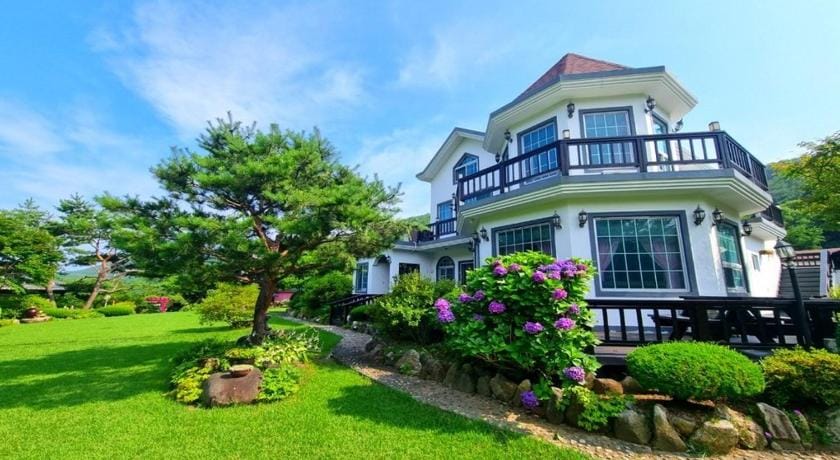 Samcheok Rose Valley Pension Bed and Breakfast in South Korea