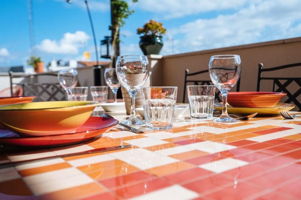 Penthouse Terrace 3BD 7 Pax 150sqm Park Opt Apartment in Seville