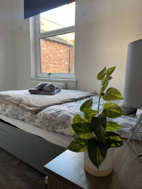 Abington Park 5 Bedrooms with en-suite Vacation rental in Northampton