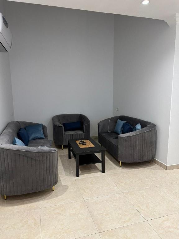 apartment  شقة  غرفتي نوم بدخول ذاتي Apartment in Riyadh