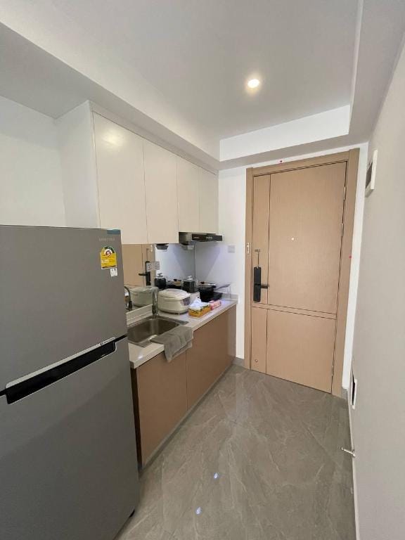 Brand New Studio Room (Riverside View + Balcony) Apartment in Phnom Penh Province