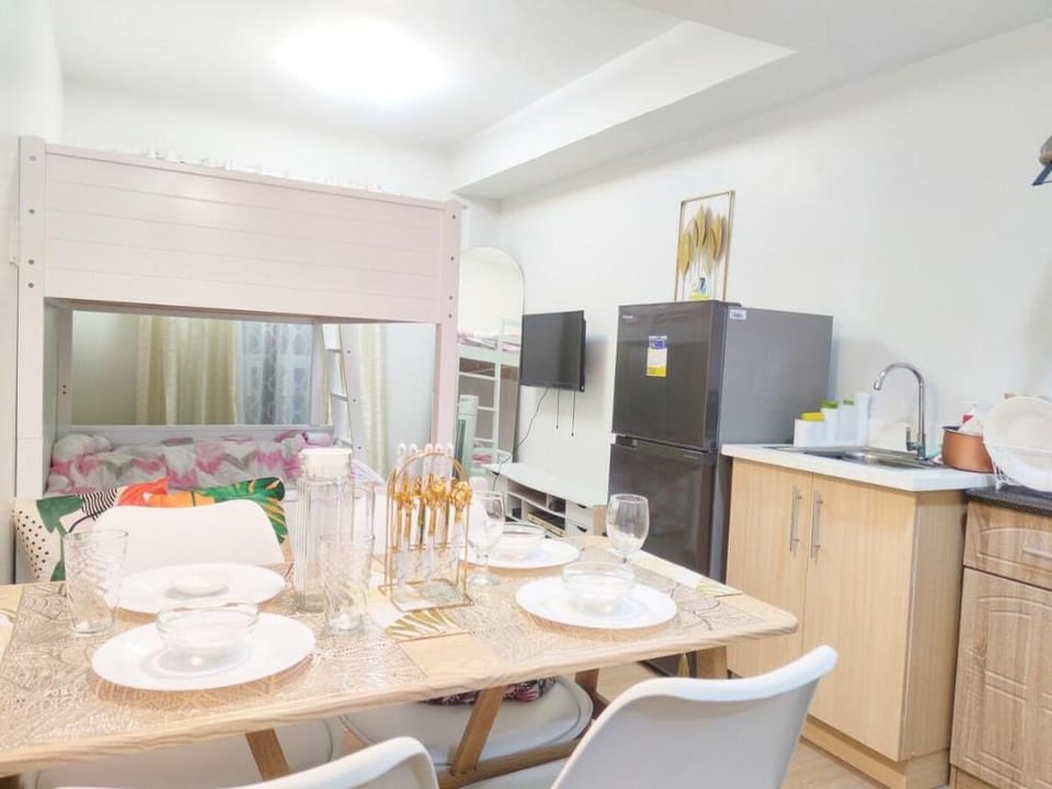 Casa Diana @ Pine Suites Tagaytay, Free Wi-Fi Apartment in Tagaytay