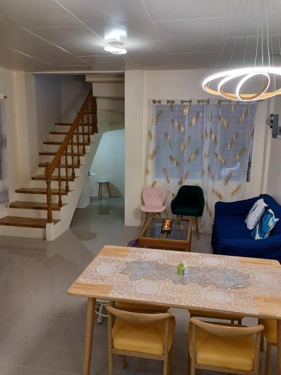Home 10+ Near SM Seaside | 2 WiFi (Main+Backup) Apartment in Cebu City