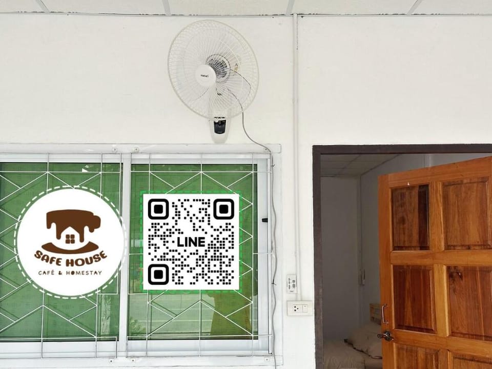 Safe House cafe and homestay #4 Vacation rental in Krabi Changwat