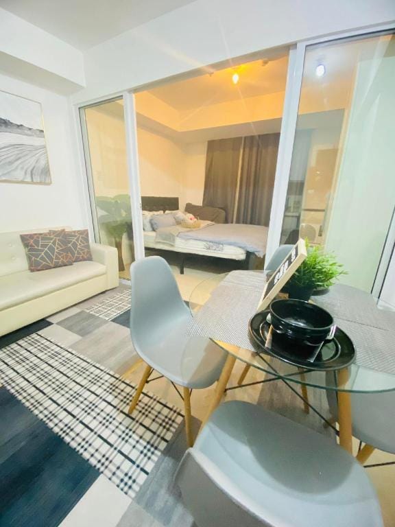 SHERAYA STAYCATION BY AZURE URBAN RES. PARANAQUE Apartment in Pasay