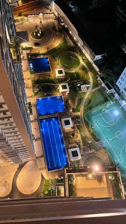 Stylish 2BR Condo | Wi-Fi | with Free Parking Apartment in Quezon City