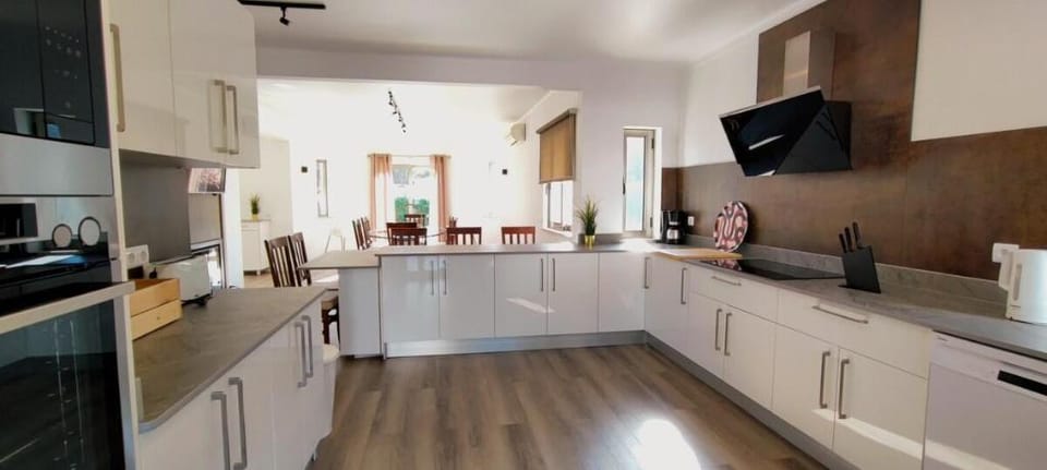 Vivenda de 6 Quartos com piscina privada Villa in Olhos de Água