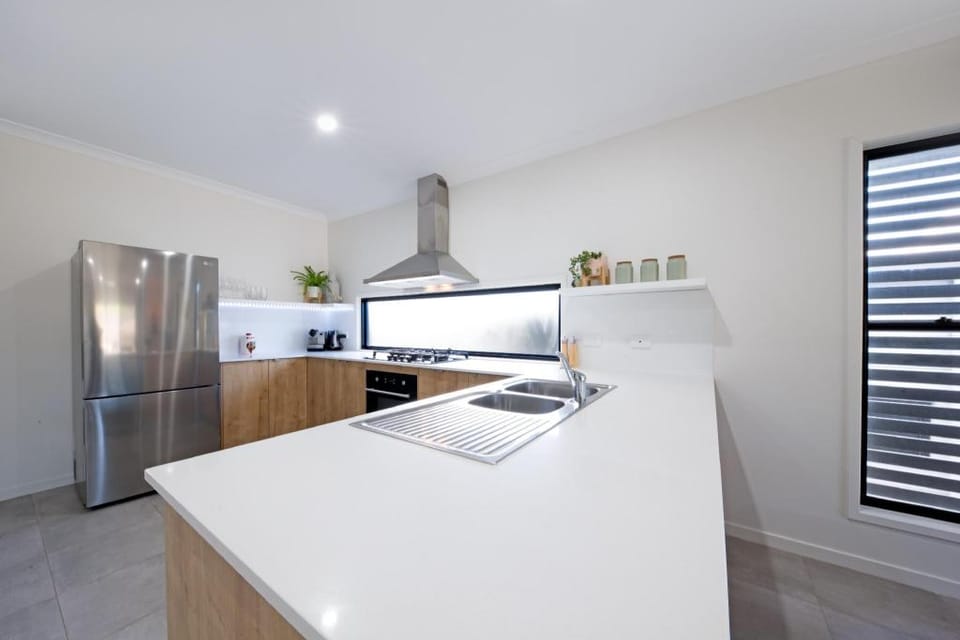 Whitsunday Whisper Terrace Townhouse Pets Airlie Vacation rental in Whitsundays