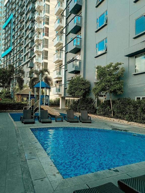 The Bat Cave 2 @Manhattan Heights Vacation rental in Quezon City