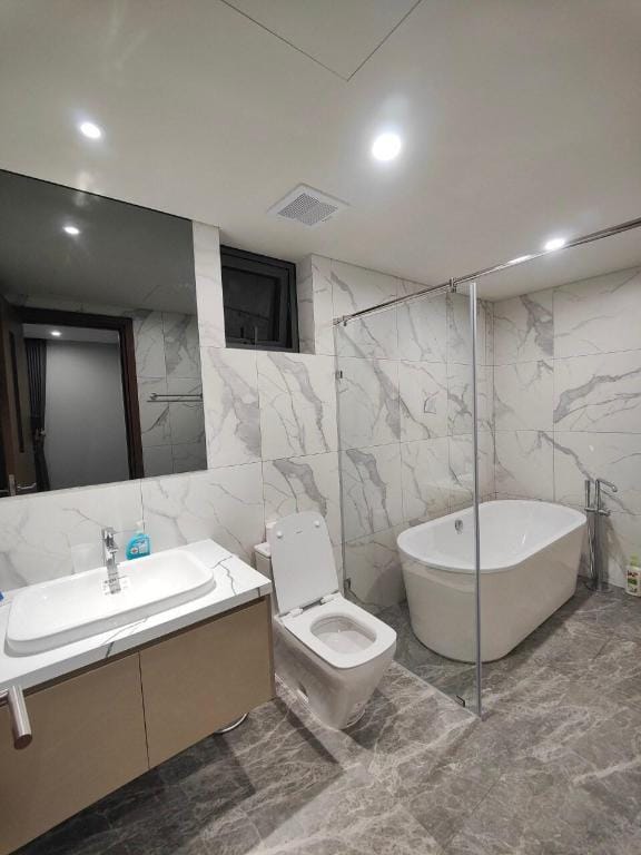 Luxury The Matrix One 3BRs My Dinh Apartment in Laos