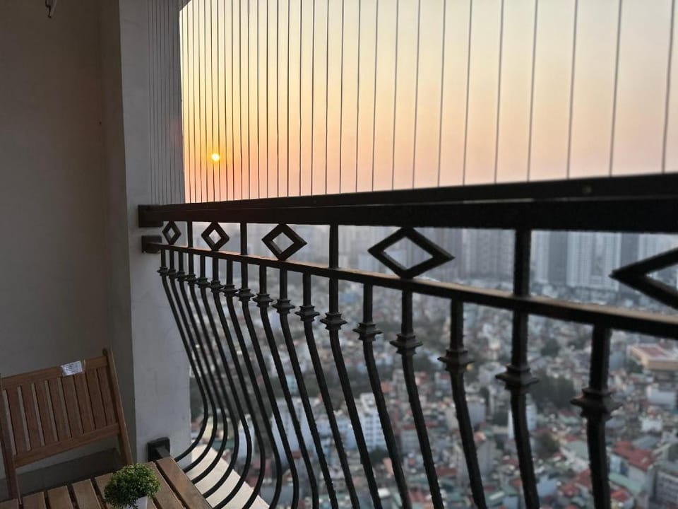 Paradise Home/Hight floor/2br Vinhomes Royal city Apartment in Hanoi