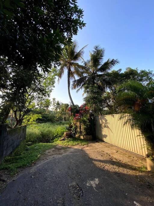 Kaaya Villa @ Thalawathugoda Vacation rental in Western Province