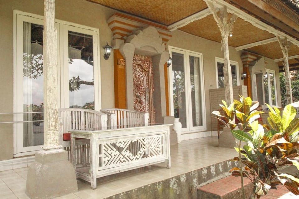 Beautiful Deluxe Triple Room near Ubud Palace Vacation rental in Payangan