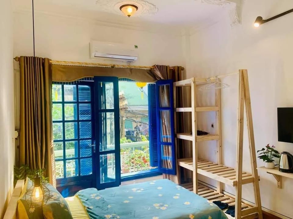 City view/ Balcony/ Old quarter house. Vacation rental in Hanoi