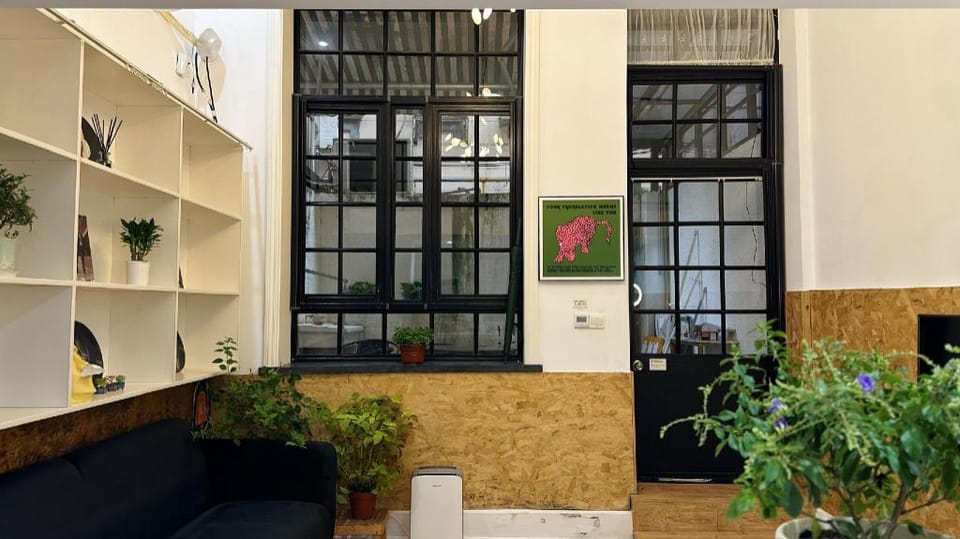 CityWalk Cottage With Two Beds and Courtyard Vacation rental in Shanghai
