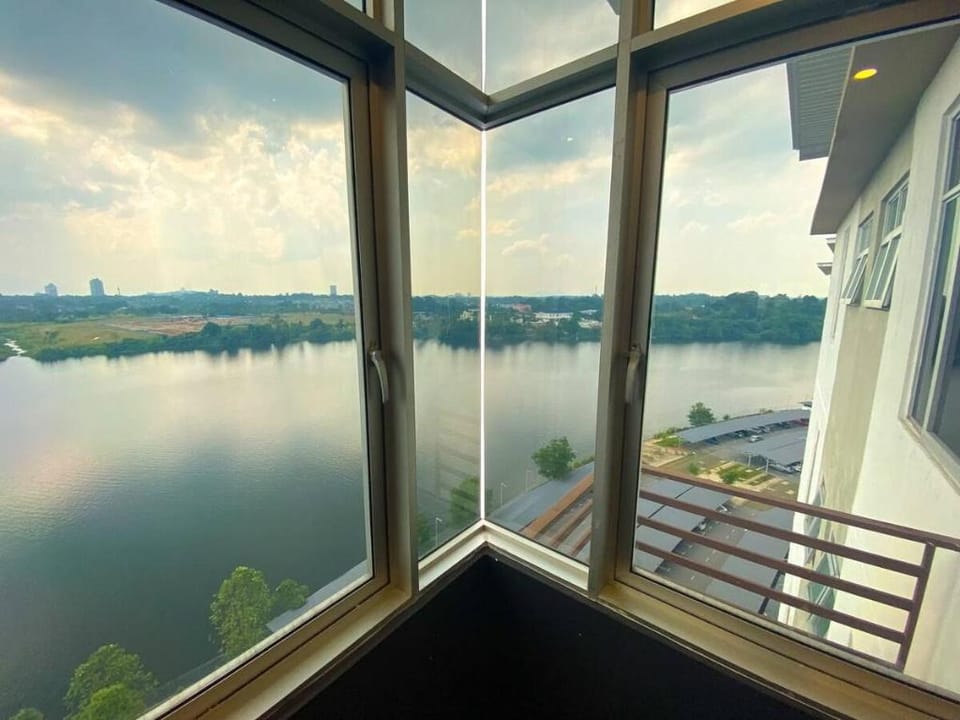 Riverview 3-room large Apartment Entire Unit Vacation rental in Kuching