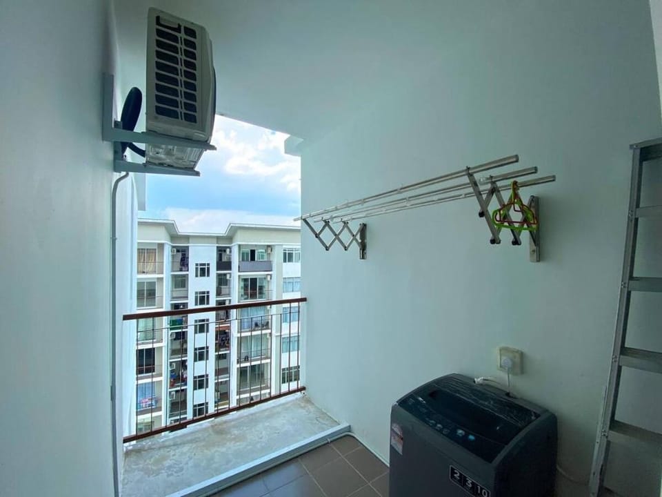 Riverview 3-room large Apartment Entire Unit Vacation rental in Kuching