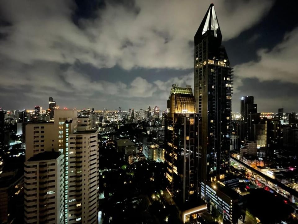 Luxury 2BR on the Clouds in Prime area Bangkok Vacation rental in Bangkok