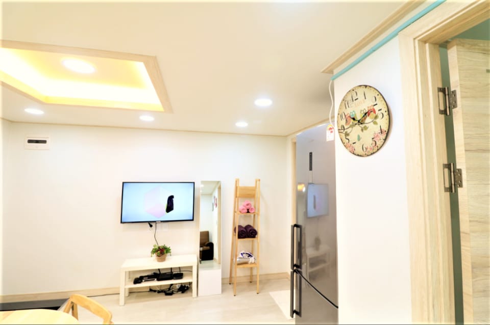 Hongdae다정하우스/사랑스런 공간 . 홍대입구역 (Exit 7) 도보1분.파티가능 Villa in Seoul