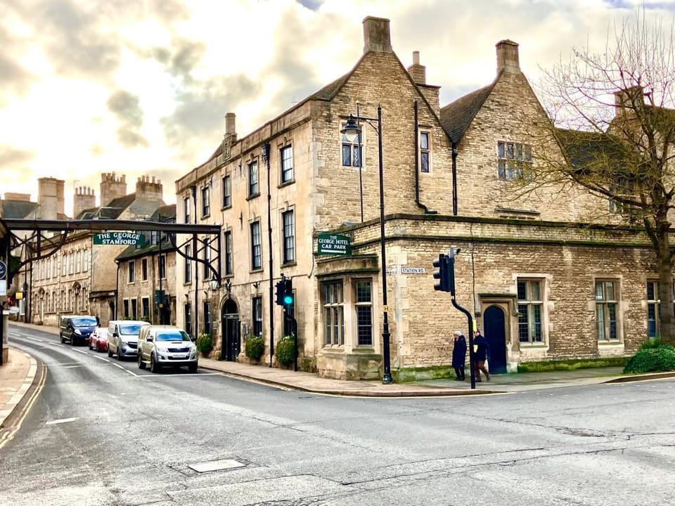 Stunning, Chic 3-4 Bed House! 4 Storeys. Vacation rental in South Kesteven District