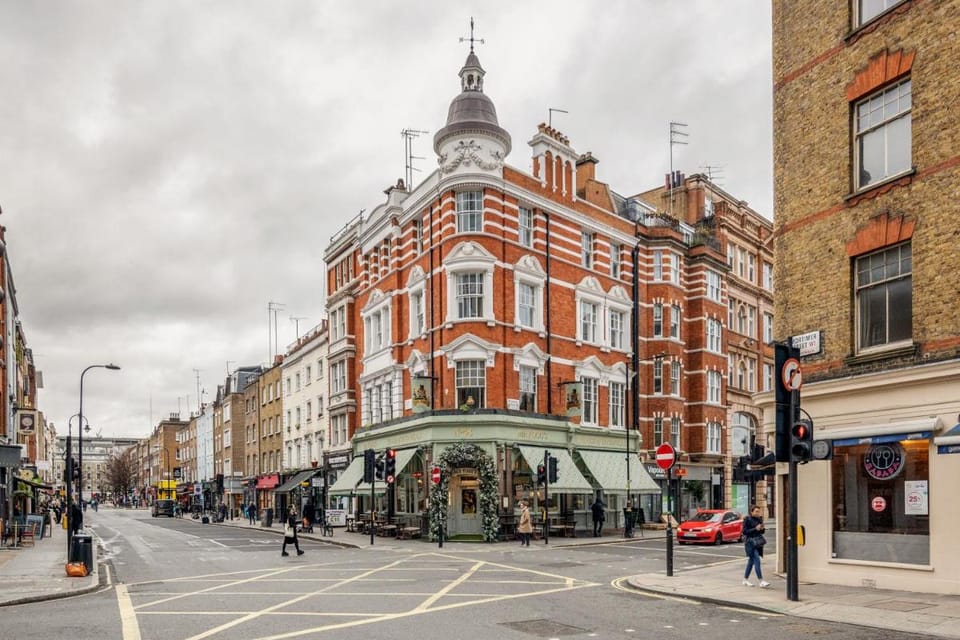 Kula London - Fitzrovia Newman St Apartment in London Borough of Islington