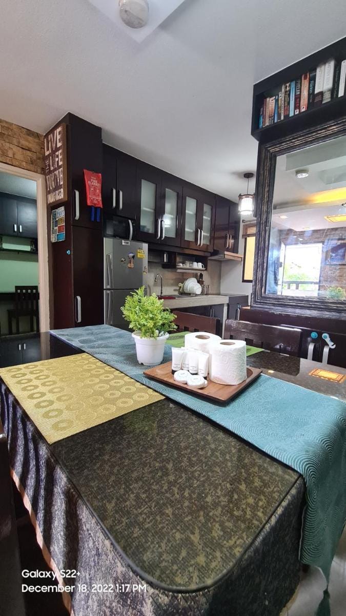 Ri's One Oasis w Free Pool back of SM City Mall Apartment in Davao City