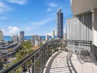 Ocean View Three Bedroom Apartment Vacation rental in Surfers Paradise Boulevard