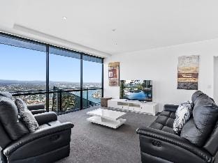 Sky High Apartment in Circle on Cavil - 53rd Floor Vacation rental in Surfers Paradise