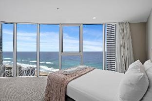 H-Residencies 35th Floor 3BR/2BA Oceanfront View Vacation rental in Surfers Paradise Boulevard