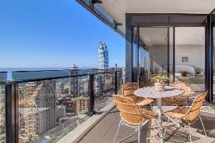 Experience Bliss: 2BR Oceanview on 43rd Floor! Vacation rental in Surfers Paradise