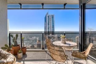 Experience Bliss: 2BR Oceanview on 43rd Floor! Vacation rental in Surfers Paradise