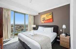 Legends Dual Key - 2 Bedroom Apartment - Level 15 Vacation rental in Surfers Paradise Boulevard