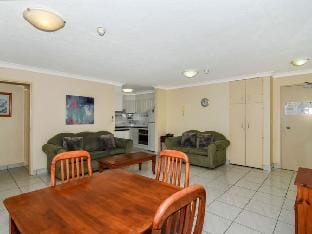Ocean View - Central One Bedroom Apt - Monte Carlo Vacation rental in Surfers Paradise Boulevard
