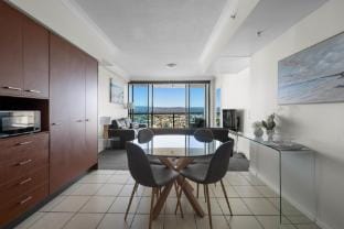 Towers Of Chevron 29th Floor River Apartment Vacation rental in Surfers Paradise