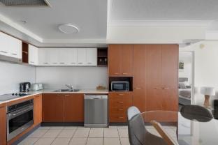 Towers Of Chevron 29th Floor River Apartment Vacation rental in Surfers Paradise