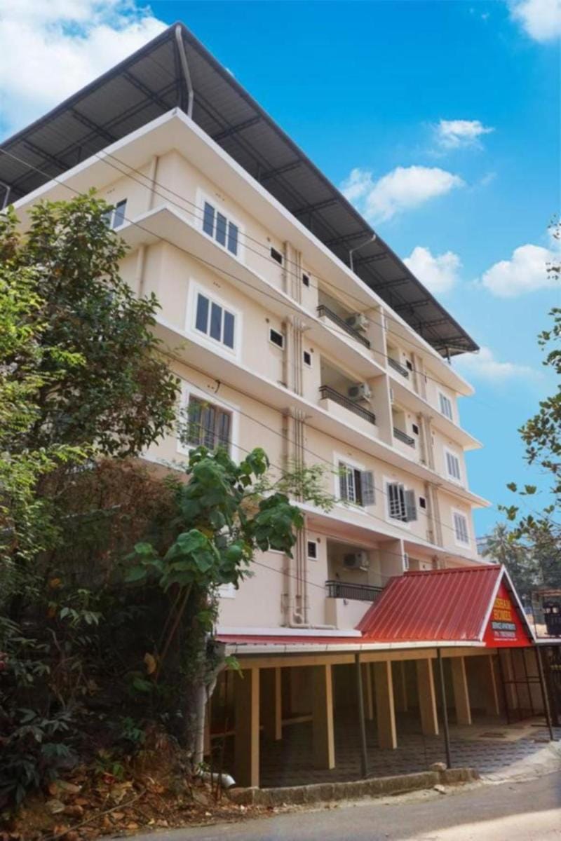 Sapphire Hotel Apartments Apartment in Kochi