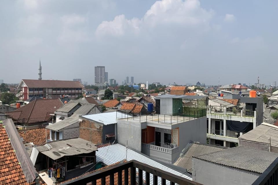 Residence 21 Syariah Hotel in South Jakarta City