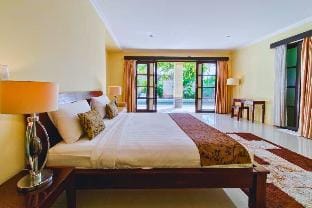 Chandra 3 BR Private Pool Villa DH49 Villa in North Kuta