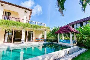 Glorious Villa 4 BR With Private Pool #ZN24 Villa in North Kuta