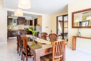Diratama 4 BR Private Pool DH28 Villa in North Kuta