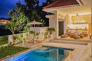 Santorini Sunset Elegant 4BR Large Pool | Cinema | Rice views Villa in North Kuta