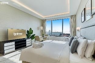 bnbmehomes l Lux Retreat in Palm Jumeirah - 2016 Apartment in Dubai
