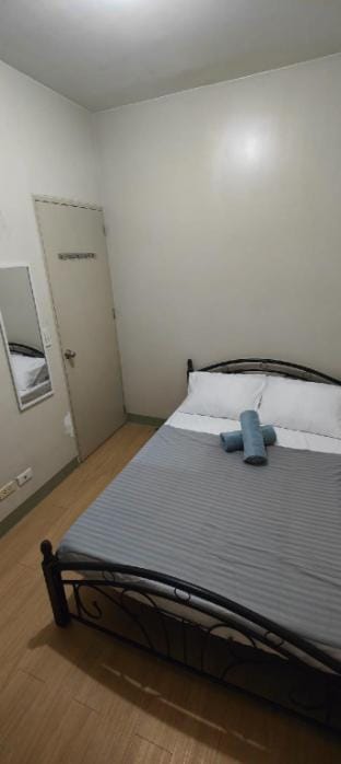 Fully furnished Condo in Makati/Mandaluyong 2BR Apartment in Mandaluyong