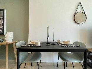 Homey studio Apt with balcony near Dubai Mall Apartment in Dubai