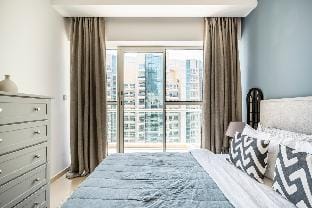One Bedroom Apt with Canal view Apartment in Dubai