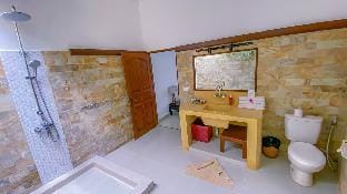Cozy 4BR Private Pool Villa near Seminyak Beach Villa in Kuta